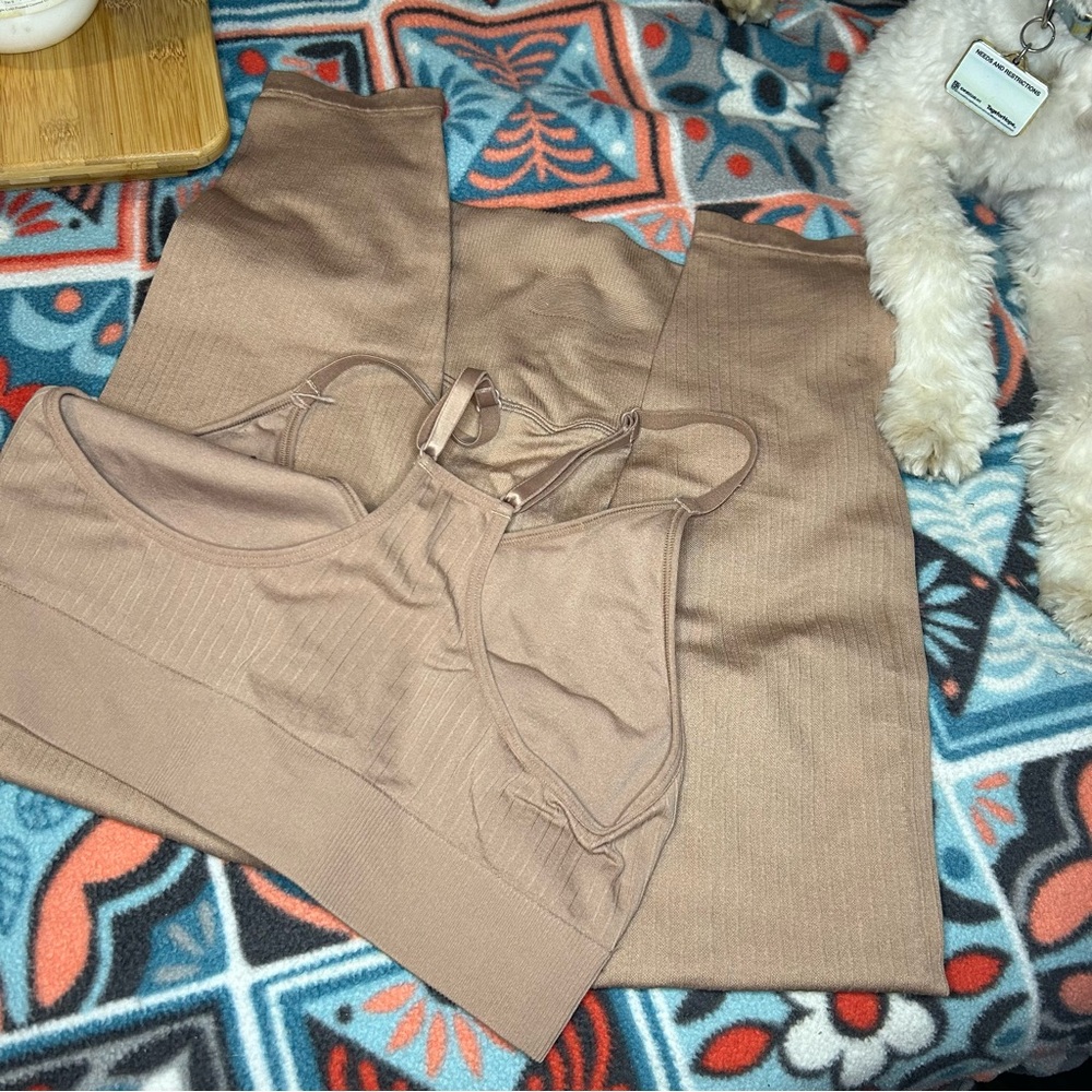 Victoria Secret Ribbed Activewear - Picture 5 of 10